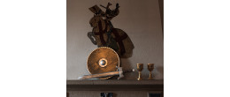 Bouclier de chevalier moyen age médiéval ou viking en vente chez Be Happy