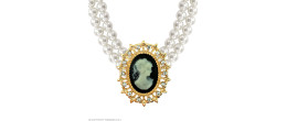 Collier ras de cou d'époque 17ème siècle, victorienne ou 1900 en perles nacré et pendentif doré.