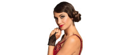 Set collier ras de cou perles et gant perles cabaret 1920 couleur noir, charleston en vente chez Be Happy