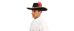 Chapeau de mousquetaire adulte couleur noir avec plumes en vente chez Be Happy