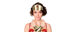 Set héroine wonder woman avec diademe et poignée dorés en vente chez Be Happy