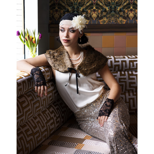 Gants mitaine noire sexy en dentelles pour femme en vente chez Be Happy à Paris et en ligne, déguisement cabaret