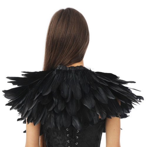 Cape gothique plumes noire