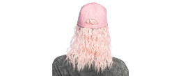 Casquette avec cheveux rose réglable pour adulte en vente chez Be Happy