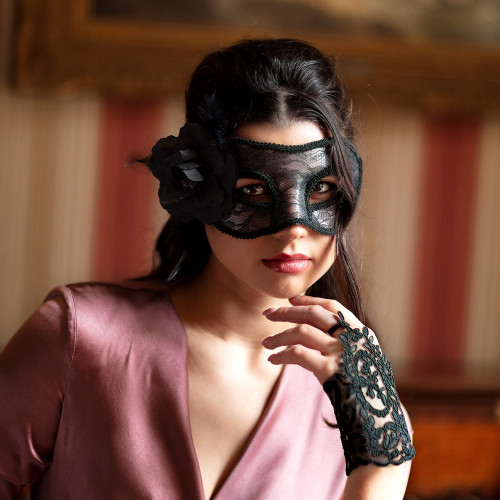 Gants poignet en dentelle noir style cabaret charleston 1920 pour femme en vente à Be Happy