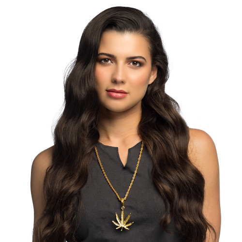Collier avec pendentif feuille de cannabis en métal doré pour adulte en vente à Be Happy