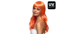 Perruque Lola orange longue et raide à frange couleur orange néon (UV) en vente chez Be Happy à Paris.