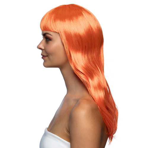 Perruque Lola orange longue et raide à frange couleur orange néon (UV) en vente chez Be Happy à Paris.