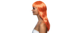 Perruque Lola orange longue et raide à frange couleur orange néon (UV) en vente chez Be Happy à Paris.
