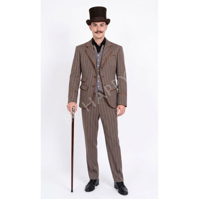 Homme en costume de ville Belle Époque avec haut-de-forme et redingote noire, modèle Edmond de Goncourt, boutique Be Happy.