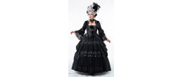 robe gothique du 18ème siècle Duchesse Morgane de Rouen en noir avec dentelle et perruque haute, boutique Be Happy.